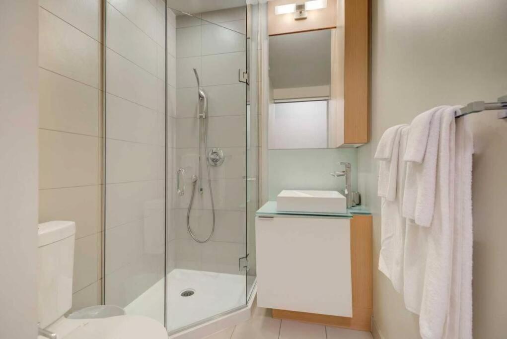 Metropolis Loft - Cn Tower Apartment Toronto Ngoại thất bức ảnh